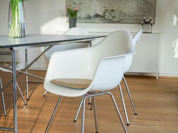Sitzkissen-Eames-Sidechair-Filz-beige