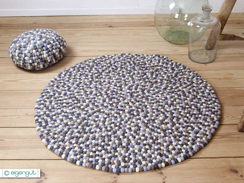 Teppiche Filzkugelteppich aus hunderten Filzkugeln grau Teppiche Filzkugelteppich aus hunderten Filzkugeln grau
