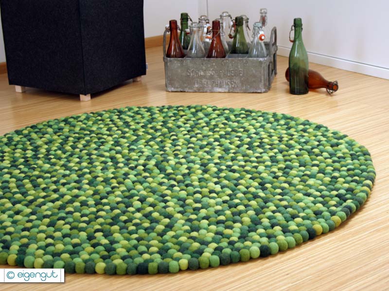 Teppiche Filzteppich aus hunderten Filzkugeln GRÜNTÖNE Teppiche Filzteppich aus hunderten Filzkugeln GRÜNTÖNE