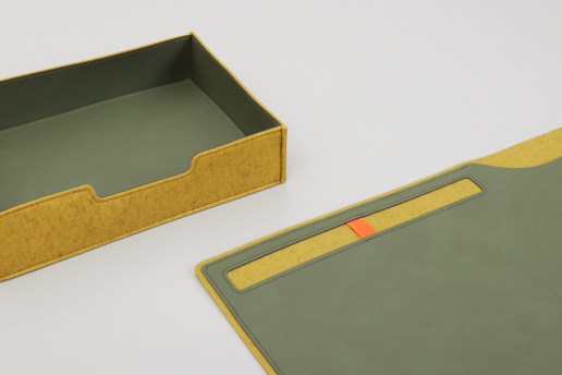 Schreibtischunterlage aus Filz und recyceltem Leder