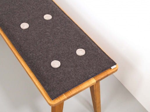 Bankauflage-nach-Mass-aus-Filz-mit-Filz-Dots-Polsterknoepfe-anthrazit