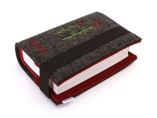 Einband-aus-Filz-Gotteslob-Ev-Gesangbuch-Motiv-Rosen-und-Name-02