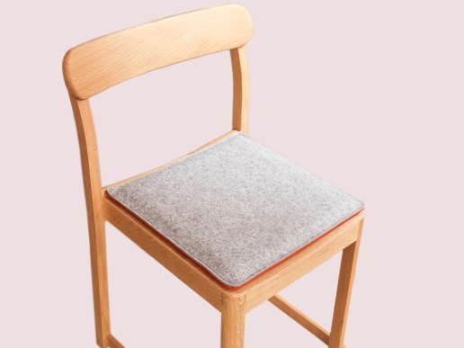 Filz-Sitzkissen-fuer-Artek-Atelier-Chair-grau