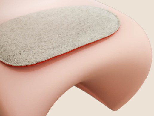 Filz-Sitzkissen-fuer-Panton-Chair-merinoweiss-tomate9