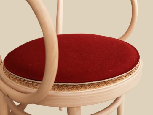 Filz-Sitzkissen-fuer-Thonet-209-Bugholz-weinrot