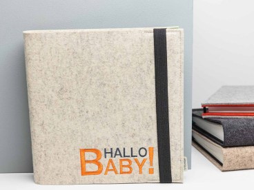 Fotoalbum aus Filz wollweiß mit Wunschtext Hallo Baby!