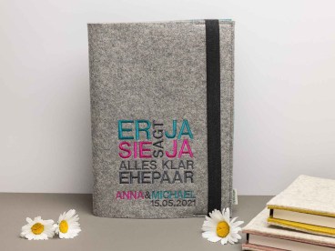 Gaestebuch-zur-Hochzeit-aus-Filz-alles-klar-Ehepaar