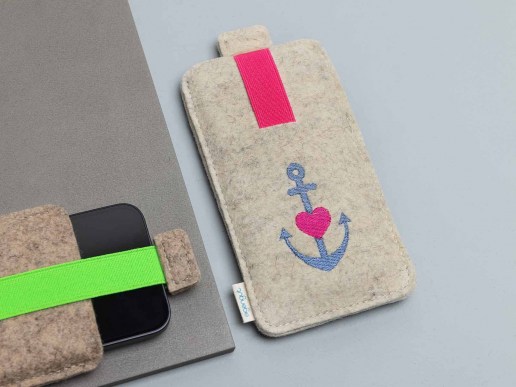 Handytasche-aus-Filz-nach-Mass-Anker-mit-Herz