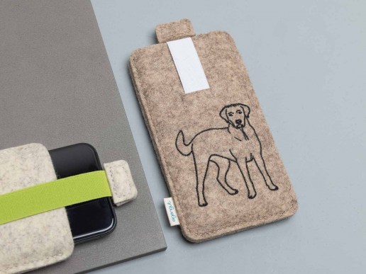 Handytasche-aus-Filz-nach-Mass-Hund-Labrador