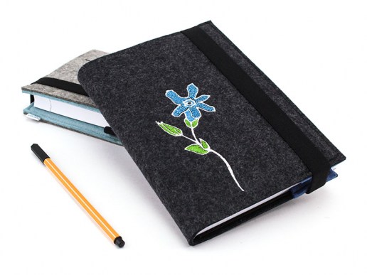 Kalender-Notizbuch-Filz-Motiv-Blume-kleines-Immergruen