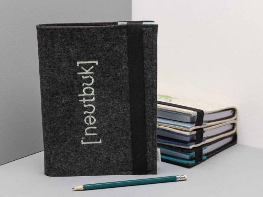 Kalender-mit-Filz-Einband-bestickt-Notebook