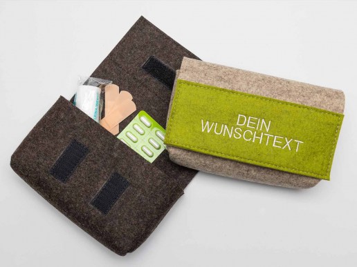 Kulturtasche-Erste-Hilfe-aus-Filz-mit-Text