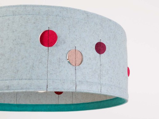 Lampe-aus-Filz-Dots-Blumen-himmel-02