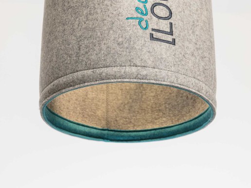 Lampe-aus-Filz-Natur-Wolle-bestickt-mit-Deinem-Logo-Innenansicht