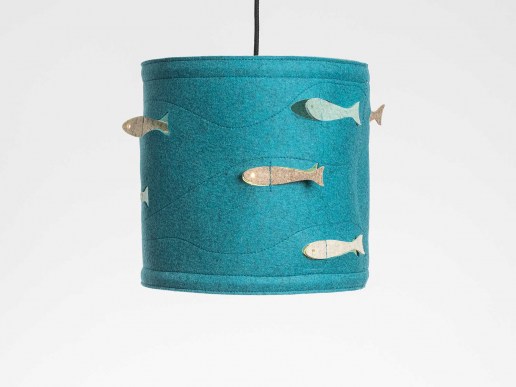 Lampe-aus-Filz-Natur-Wolle-mit-Fisch-Muster