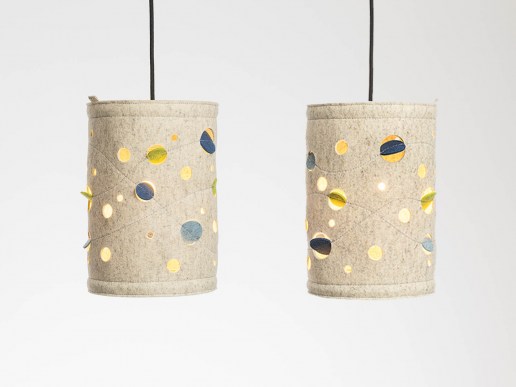 Lampe-aus-Filz-Natur-Wolle-mit-Wave-Dots-Muster