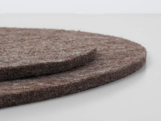 Mulchvlies-aus-Wolle-biologisch-abbaubar-wunschmass-rund-extra-dick