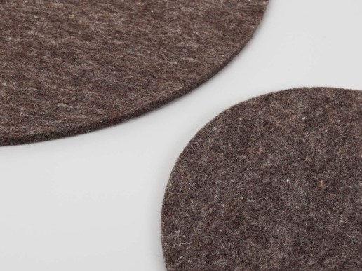 Mulchvlies-aus-Wolle-biologisch-abbaubar-wunschmass-rund-zuschnitt