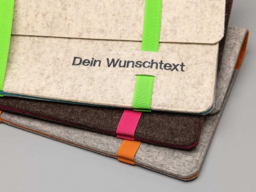 Notebooktasche-mit-Gummiband-aus-Natur-Filz-Uebersicht4