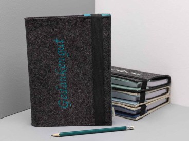 Notizbuch-mit-Filz-Einband-bestickt-Gedankengut