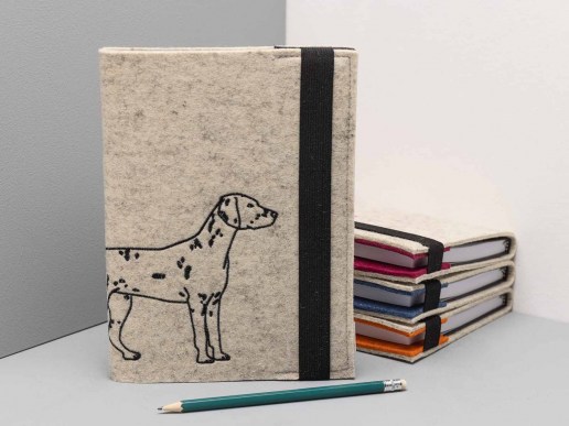 Notizbuch-mit-Filz-Einband-bestickt-Hund-Dalmatiner