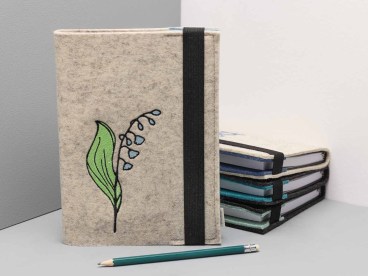 Notizbuch-mit-Filz-Einband-bestickt-Maigloeckchen-Blume