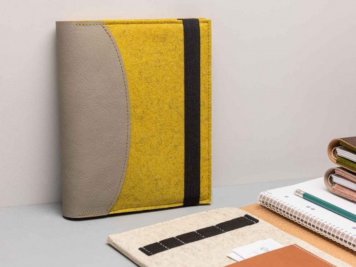 Organizer-aus-Natur-Filz-und-recyceltem-Leder-senf-taupe
