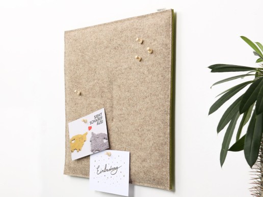Pinnwand-eckig-aus-Filz-beige-mit-Ecken-eckig