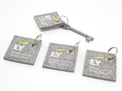 Schluesselanhaenger-Sonderform-Quadrat-mit-Logo-EY-03