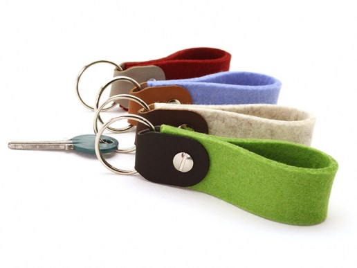 Schluesselanhaenger-aus-Filz-und-Leder-verschiedene-Farben