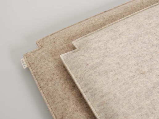 Stuhlkissen aus recyceltem Leder in camel und Zeichnung vom Stuhl FDP Møbler j80