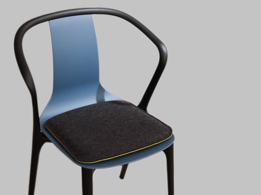 Sitzkissen-fuer-Belleville-Vitra-aus-Filz-lagune-anthrazit-Wolle9