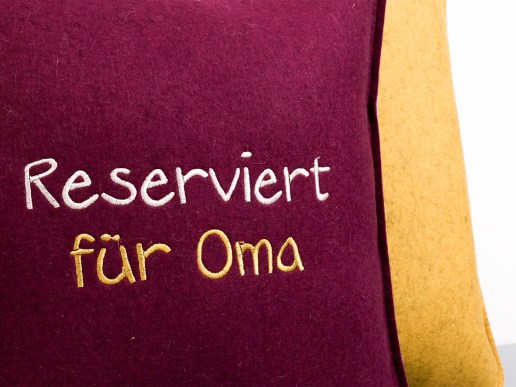 Sofakissen-Filz-Wolle-eigener-Text-Detail