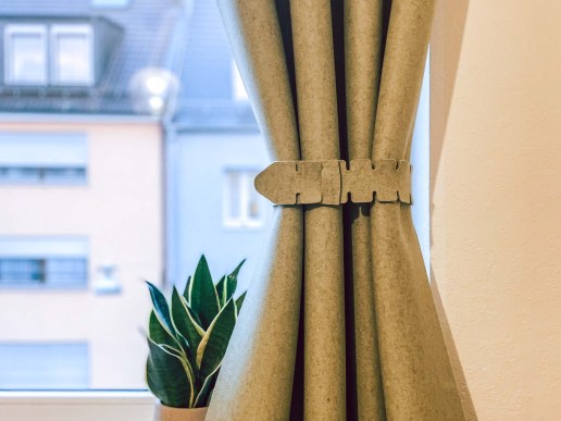 Thermovorhang-aus-Filz-mit-Band-zum-fixieren