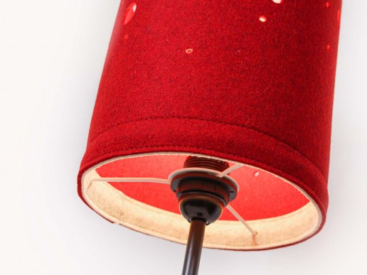 Tischlampe-Filz-mit-Stanzmuster-Dots-Lampenfuss-schwarz