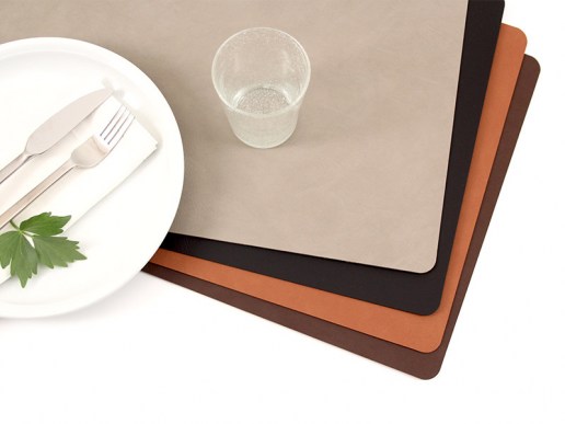 Tischset-aus-recyceltem-Leder-abgerundete-Ecken