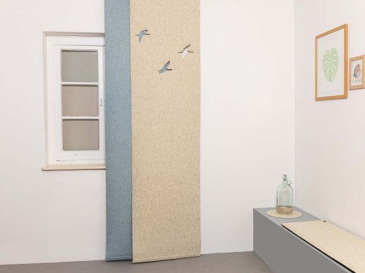 Vorhang-Filz-Natur-Wolle-mit-Kranich-Muster