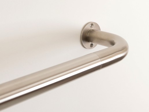 Vorhangstange-aus-Edelstahl-Prototyp