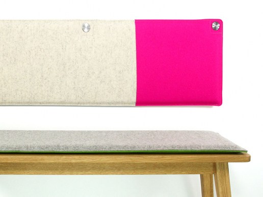 Wandkissen-mit-Oesen-abgerundet-zweifarbig-geteilt-pink-wollweiss