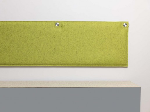Wandkissen-nach-Mass-Natur-Filz-mit-Oesen-Befestigung