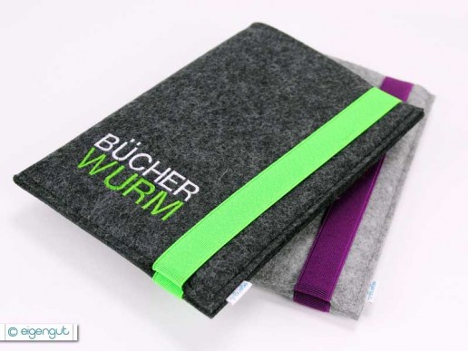 ereader-tablet-tasche-aus-filz-passgenau-bestickt-buecherwurm