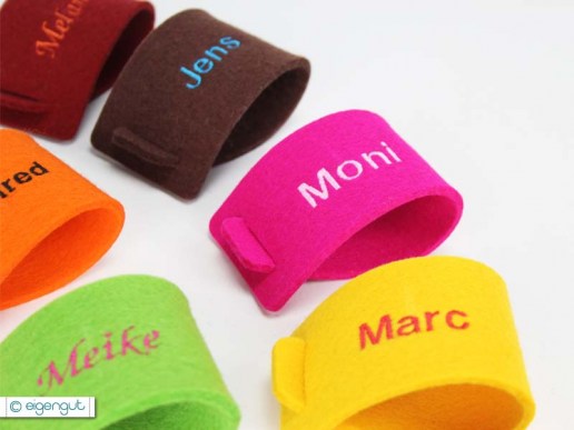 serviettenring-aus-filz-individuell-mit-name-bestickt-02
