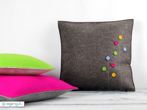 sofakissen-kissen-aus-filz-mit-dots-blumen