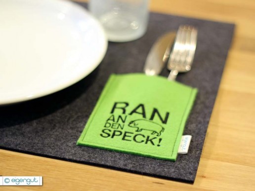 tischset-aus-filz-bestecktasche-ran-an-den-speck-02