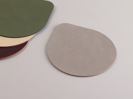 Untersetzer Tropfenform aus recyceltem Leder in verschiedenen Farben 